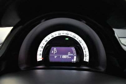 Car image 26