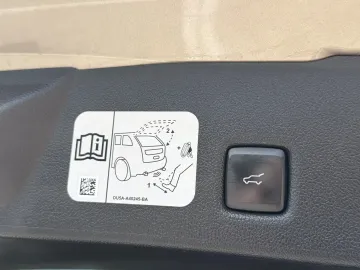 Car image 36
