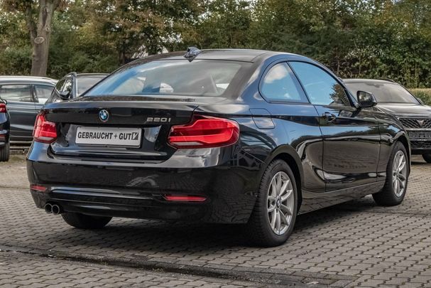 BMW 220i Sport Line 135 kW image number 2