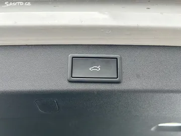 Car image 35