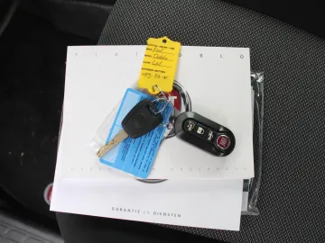 Car image 28