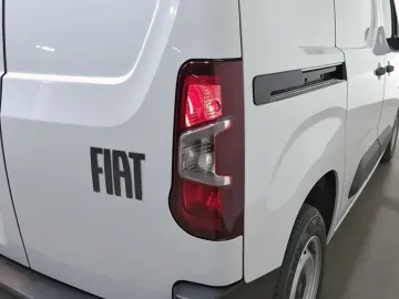 Car image 33