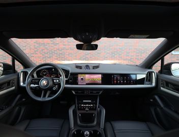 Car image 26