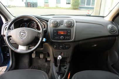 Car image 24