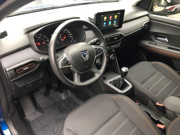 Car image 11