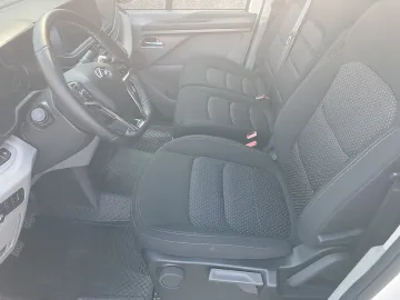 Car image 29