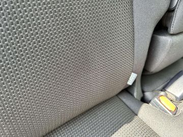 Car image 36