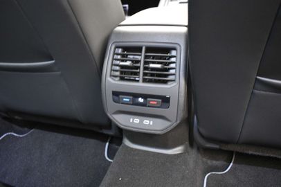 Car image 36