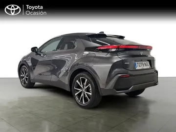 Car image 4
