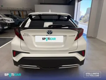 Car image 4