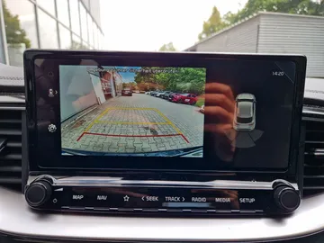 Car image 13