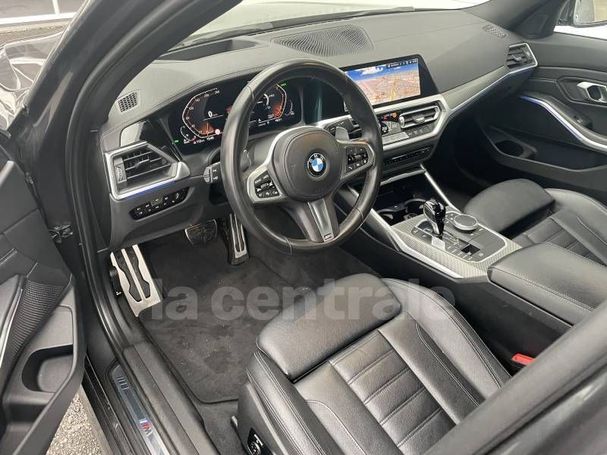 BMW 330d xDrive 210 kW image number 24