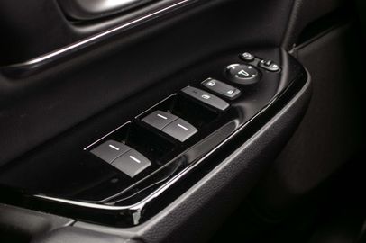 Car image 37