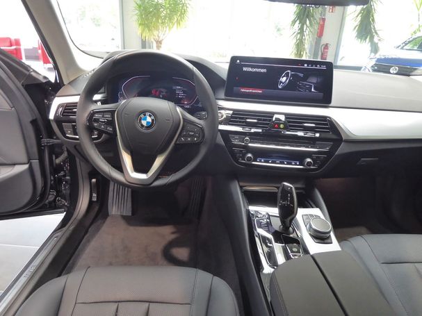 BMW 520d Touring xDrive 140 kW image number 7