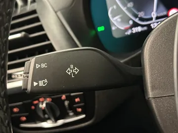 Car image 38