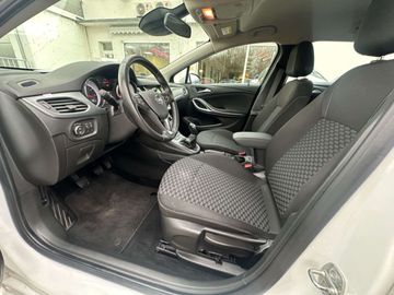 Car image 10