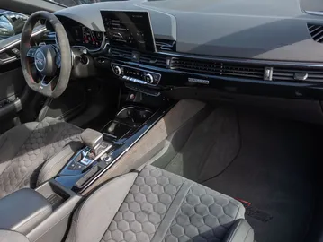 Car image 33