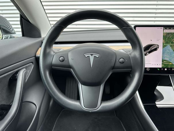 Tesla Model 3 Long Range AWD 258 kW image number 13