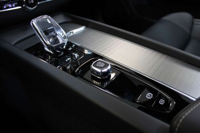 Car image 37