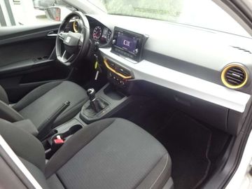 Car image 17