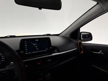 Car image 38