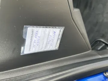 Car image 32