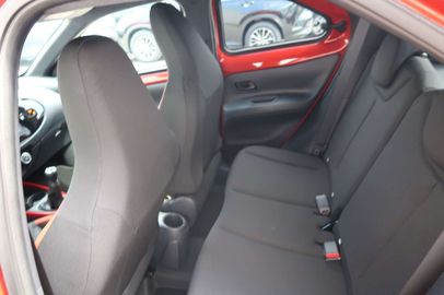 Car image 11