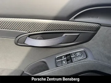 Car image 33