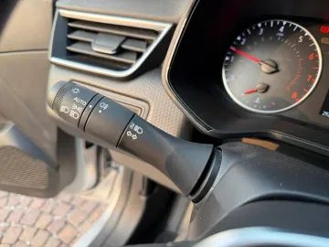 Car image 33