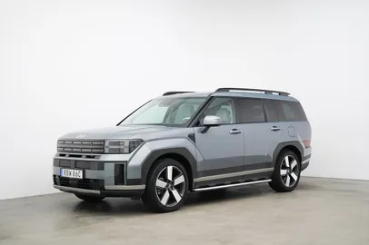 Car image 25