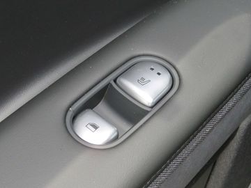 Car image 35