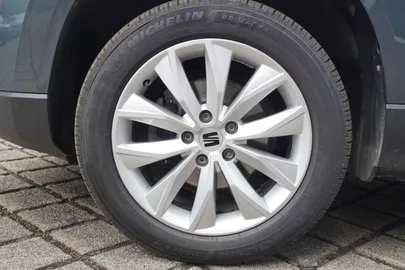 Car image 31