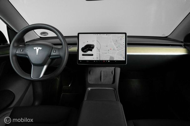 Tesla Model Y Long Range AWD 378 kW image number 10