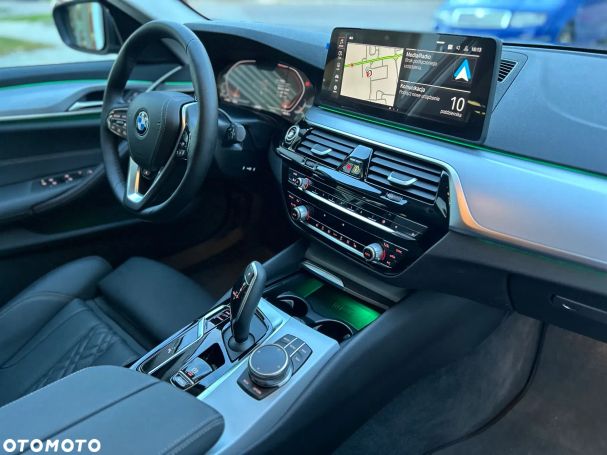 BMW 520i Touring 135 kW image number 32