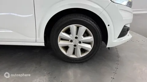 Car image 20