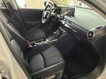 Car image 11