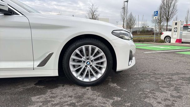 BMW 520d Touring 140 kW image number 16