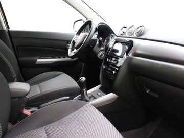 Car image 30