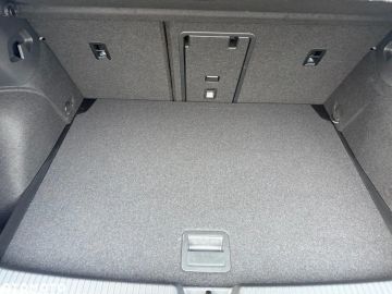 Car image 37