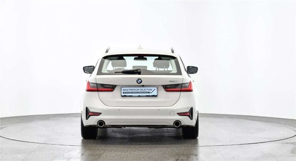 BMW 320i Touring 135 kW image number 3