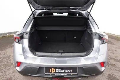 Car image 25