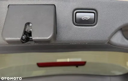 Car image 34