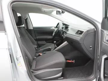 Car image 37