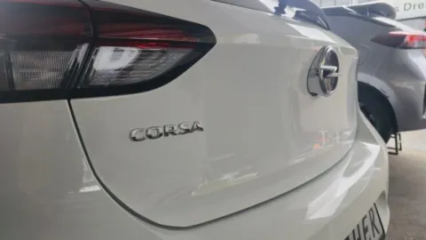 Car image 29