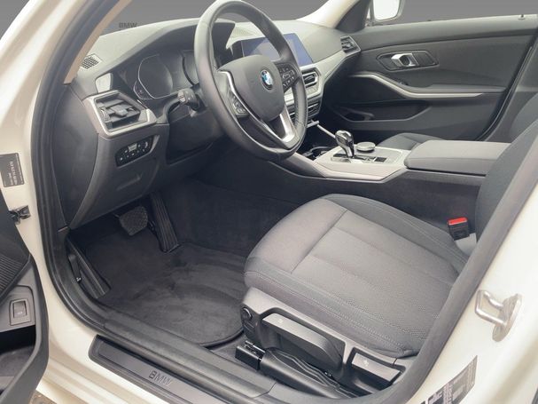 BMW 320d Touring xDrive 140 kW image number 8