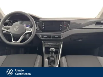 Car image 22