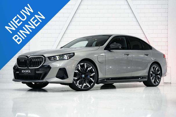 BMW 550 e xDrive 360 kW image number 1