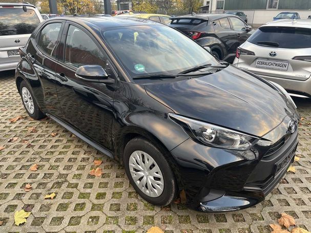 Toyota Yaris 1.0 Comfort 53 kW image number 2