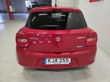 Car image 4