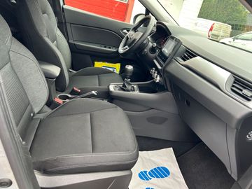 Car image 14